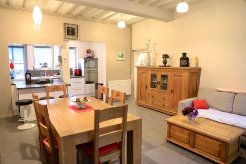 設施, Vives les vacances in 阿爾克拉巴泰勒