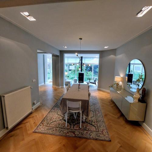 Spacious apartment with garden in City Centre, Amsterdam (photo 4)