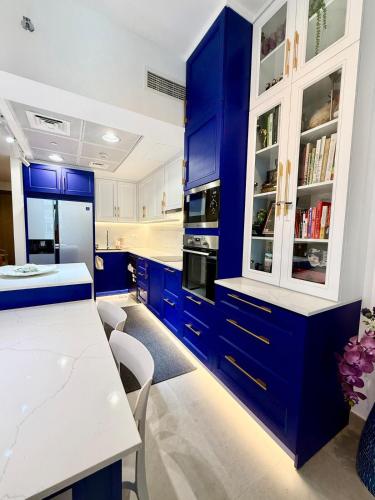 keittiö, Luxury 1BR Apartment in NYU Saadiyat - Furnished in Saadiyatin saari