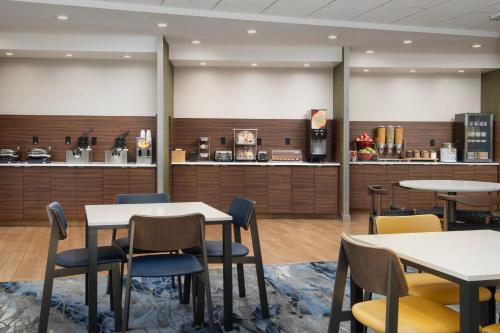 Fairfield Inn & Suites by Marriott Ithaca - image 12