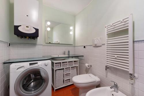House in the port of Varazze 4 guests-Wi-Fi-Netflix 2 bedrooms very exclusive, Varraze (Foto 8)