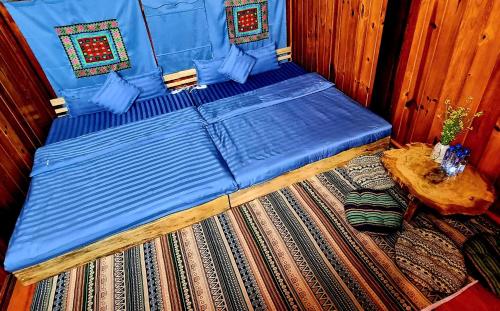 2 futon beds
