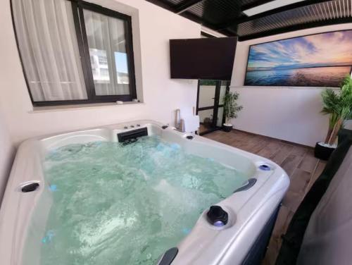 Sea Suites - סוויטות מהממות עם מרפסת ליד המרינה באשקלון in 艾殊科隆