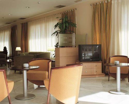 NH Barajas Airport - image 6