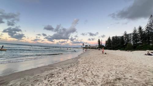 Közeli látványosságok, Rainbow Eden at RainbowBay in Coolangatta