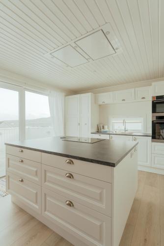 2BR Apt - Balcony and Sea Views - Parking - Tórshavn, Torshavn (zdjęcie 2)