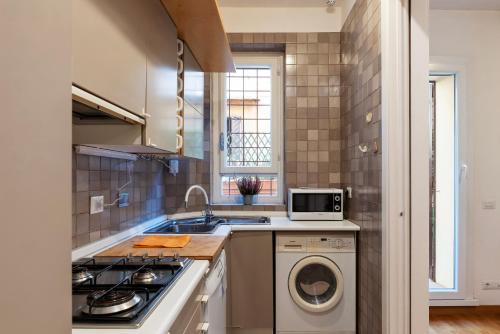 Apartment with terrace near Piazza Navona - image 14