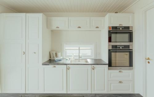 2BR Apt - Balcony and Sea Views - Parking - Tórshavn, Torshavn (zdjęcie 8)
