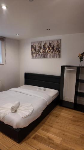 Ideal 2BHK in upper Berkeley BK1