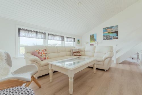 2BR Apt - Balcony and Sea Views - Parking - Tórshavn, Torshavn (zdjęcie 3)