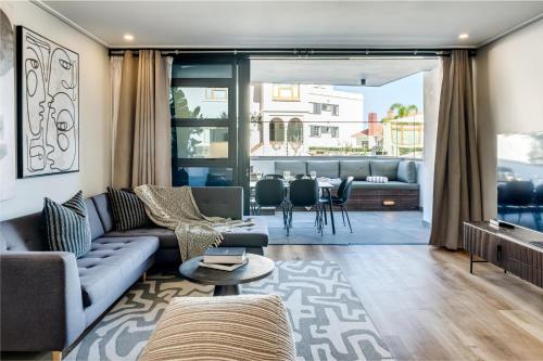 Modern Central Secure Cape Town 2bed Bantry Suite - image 2