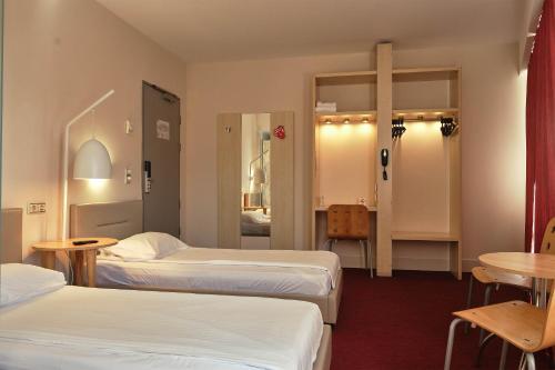 Hello Hotels Gara de Nord - image 9