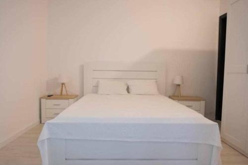 Room in Guest room - Beautiful Standard Double Room without Window - Sao Roque do Pico chambre d'hôte São Miguel Arcanjo