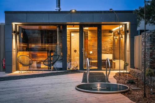 Úszómedence, Albatross Relax Bungalow seaside in Kesterciems