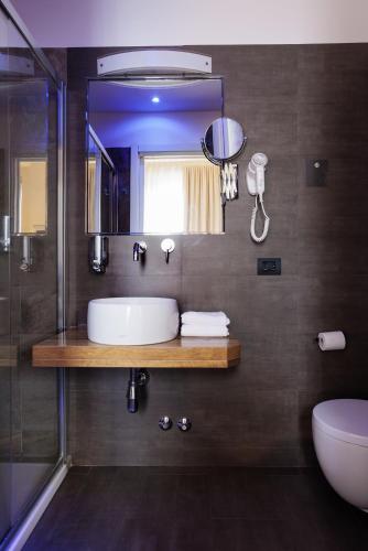 Single Room image 9