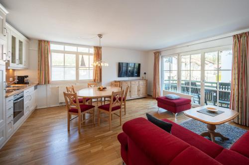 One-Bedroom Apartment image 7