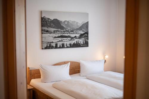 One-Bedroom Apartment image 5