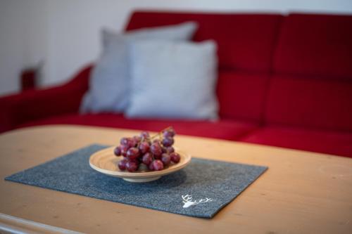 One-Bedroom Apartment image 2