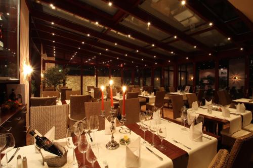 ห้องอาหาร, Hotel- Restaurant  Doppeladler in รีส์