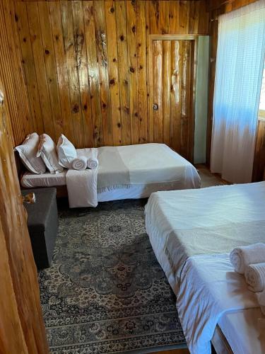 Agape Log Cabin and Restaurant Room Type - Family Room with Mountain View