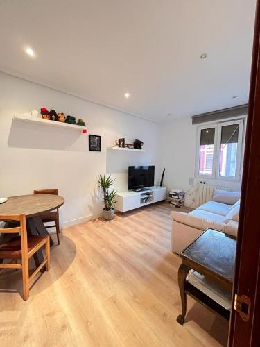Habitación cerca del centro, baño y cocina compartida, Bilbao (fotografie 2)