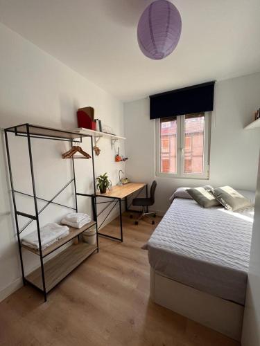Habitación cerca del centro, baño y cocina compartida, Bilbao