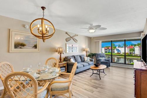 Coconut Paradise by SkyRun Anna Maria, Bradenton Beach
