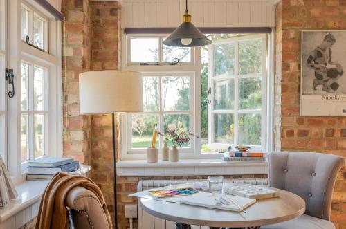 Létesítmények, Old Mill Lodge by Huluki Sussex Stays in Hurstpierpoint and Sayers Common