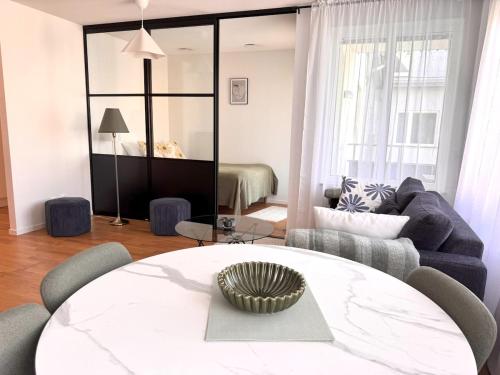 Modern New Studio in Central Solna - 10 min to Stockholm City in Solna