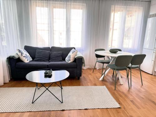 Modern New Studio in Central Solna - 10 min to Stockholm City in Solna