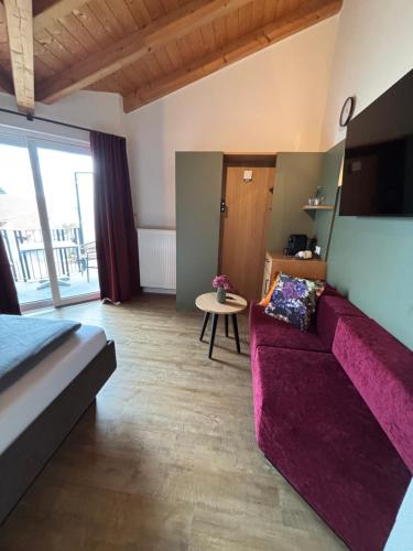 Gasthaus Weinhotel Adler – Endingen, TX