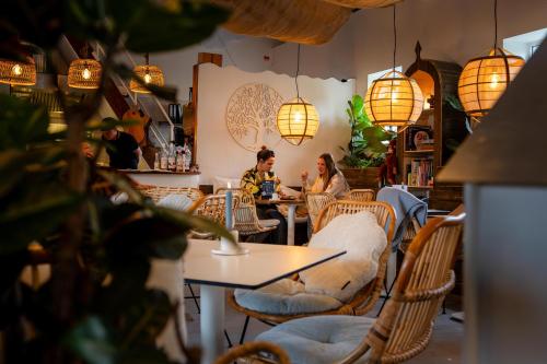 Restaurante, Ouder-Kind B&B Droomzacht - Kunstkamer in Epe