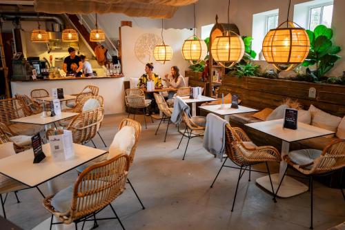 Restaurante, Ouder-Kind B&B Droomzacht - Kunstkamer in Epe