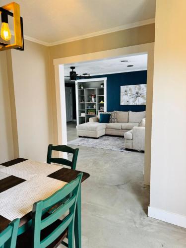 Big home in the heart of Sulphur in Sulphur