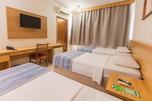 Executive Triple Room image 3