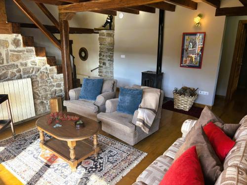 Suzanne & Richard Aparment in Pesaguero