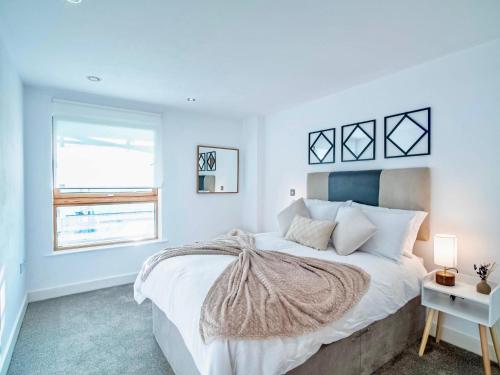 2-Bed 2 Bath Apartments at Leeds Dock with Balcony, Leeds (Foto 11)