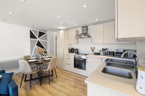 2-Bed Wembley,Free Parking,Work Stays Ideal, Лондон (фото 6)