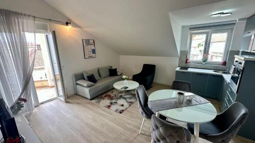 Apartments Teodo - image 2