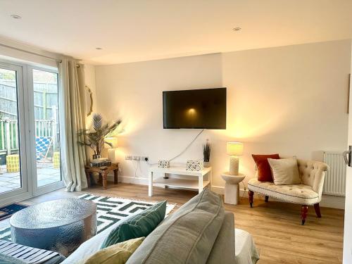 Five bedroom family house