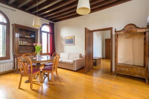 San Trovaso - image 13