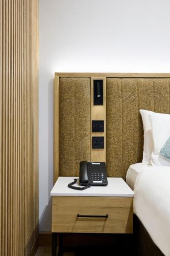 Handel's Hotel - image 4