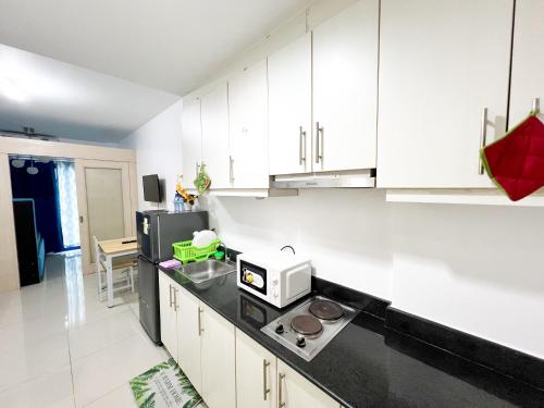 Kitchen, Sea Residences Navigators near SM Mall of Asia