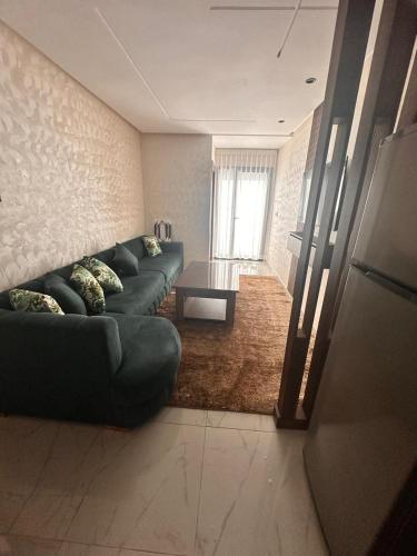 اقامة تغريدة 1