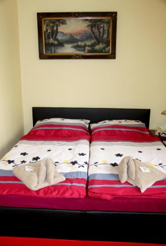 One-Bedroom Apartment image 8