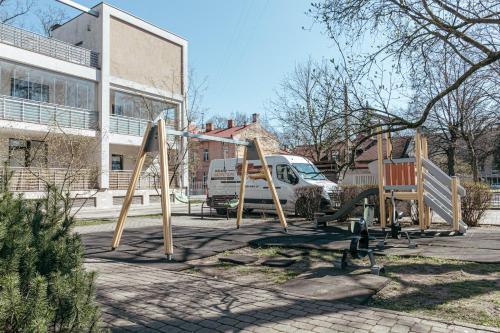 Modern Flat near City Center with Parking, Smart TV & Wi-Fi, Riga (photo 5)