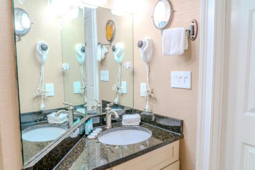 Luxury 2BR With Custom Upgrades! The Horizon at 77th- 503