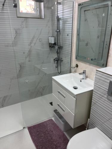 Two-Bedroom Apartment image 5