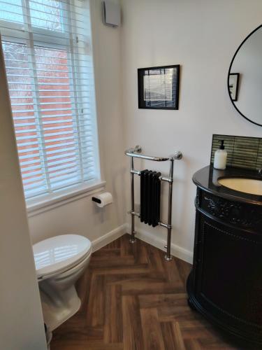 Single Room with Shower image 3