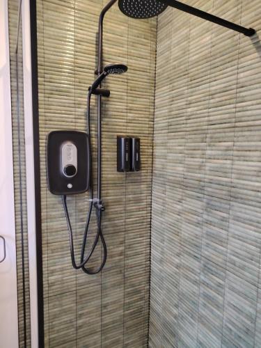Single Room with Shower image 2